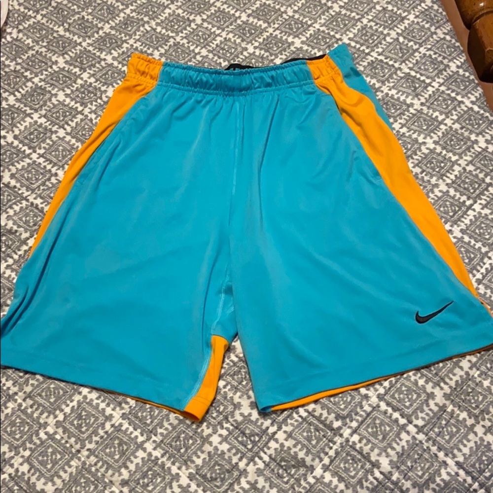 Men’s M Nike Shorts